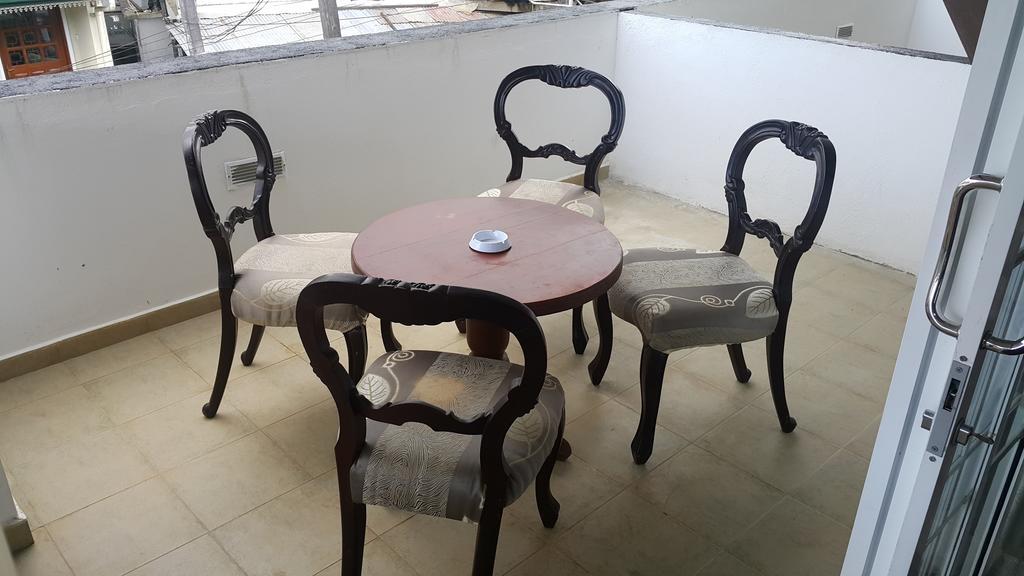 La Cottage Boutique Hotel & Restaurant Νουβάρα Ελίγια Εξωτερικό φωτογραφία