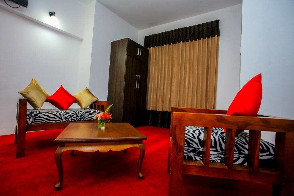 La Cottage Boutique Hotel & Restaurant Νουβάρα Ελίγια Εξωτερικό φωτογραφία