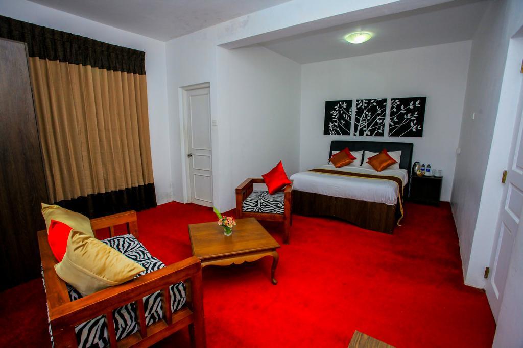 La Cottage Boutique Hotel & Restaurant Νουβάρα Ελίγια Εξωτερικό φωτογραφία