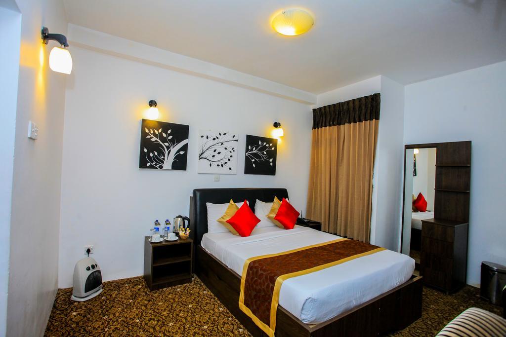 La Cottage Boutique Hotel & Restaurant Νουβάρα Ελίγια Εξωτερικό φωτογραφία