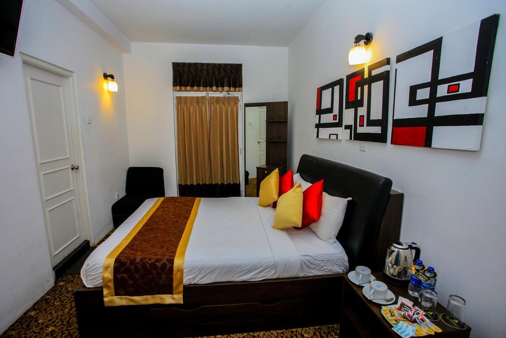 La Cottage Boutique Hotel & Restaurant Νουβάρα Ελίγια Εξωτερικό φωτογραφία