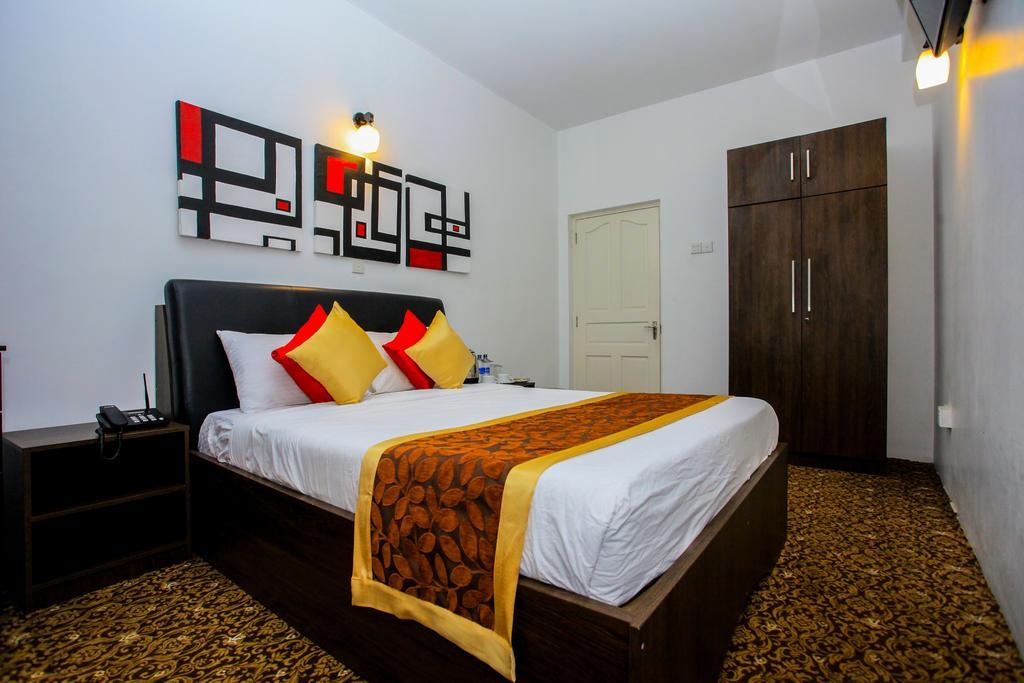 La Cottage Boutique Hotel & Restaurant Νουβάρα Ελίγια Εξωτερικό φωτογραφία