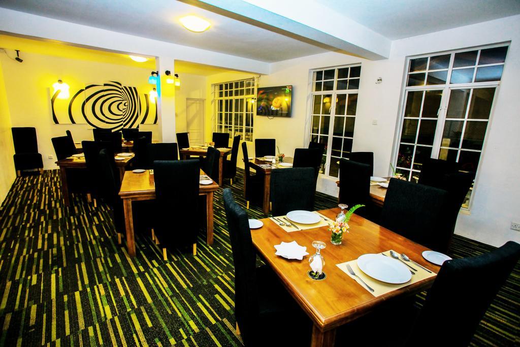 La Cottage Boutique Hotel & Restaurant Νουβάρα Ελίγια Εξωτερικό φωτογραφία
