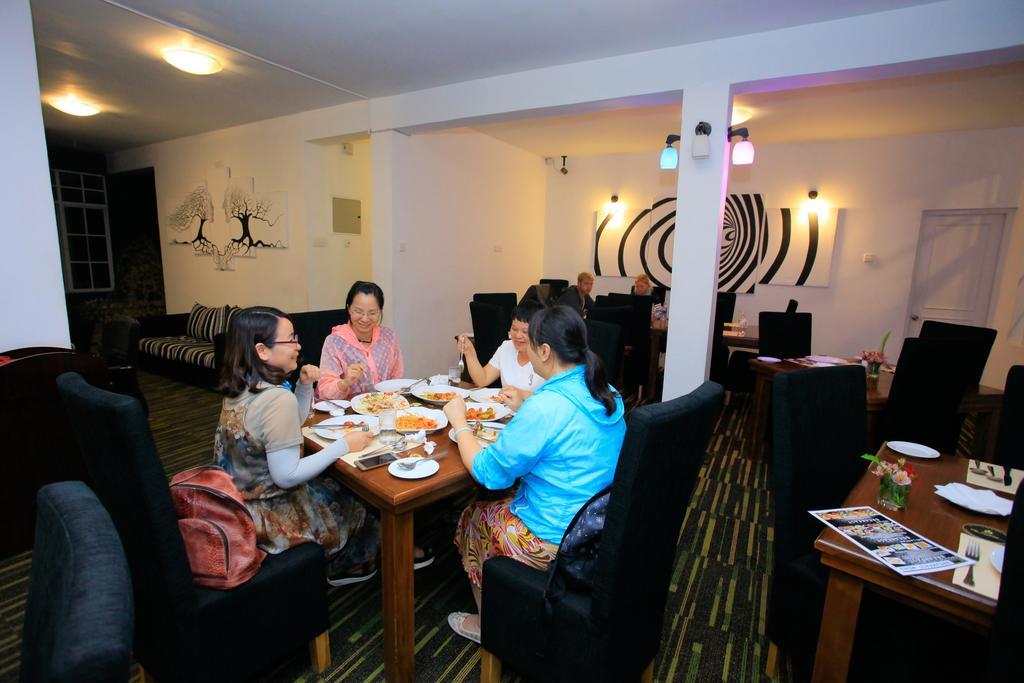 La Cottage Boutique Hotel & Restaurant Νουβάρα Ελίγια Εξωτερικό φωτογραφία