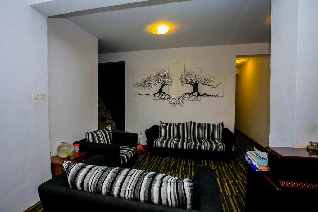 La Cottage Boutique Hotel & Restaurant Νουβάρα Ελίγια Εξωτερικό φωτογραφία