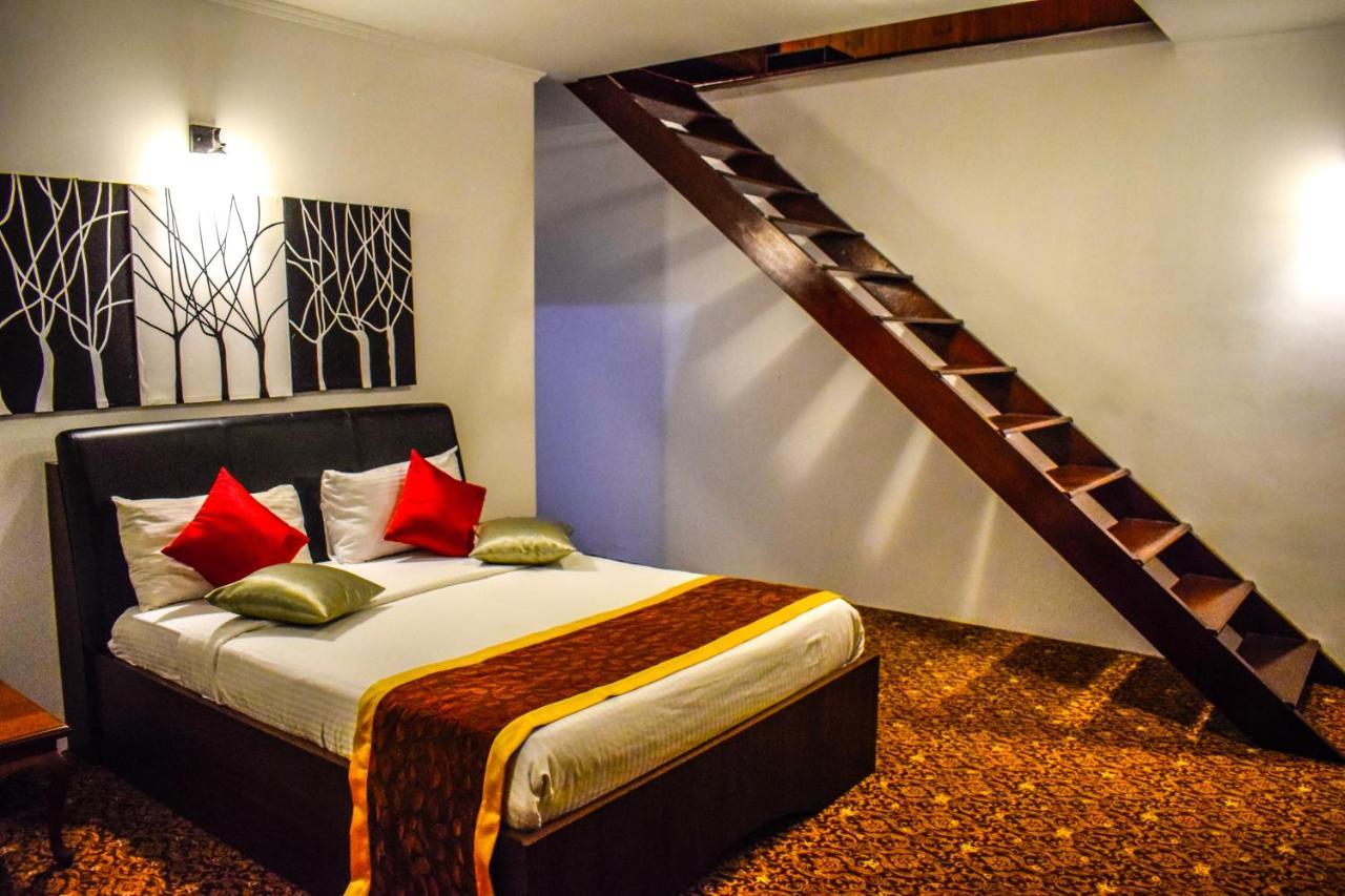 La Cottage Boutique Hotel & Restaurant Νουβάρα Ελίγια Εξωτερικό φωτογραφία