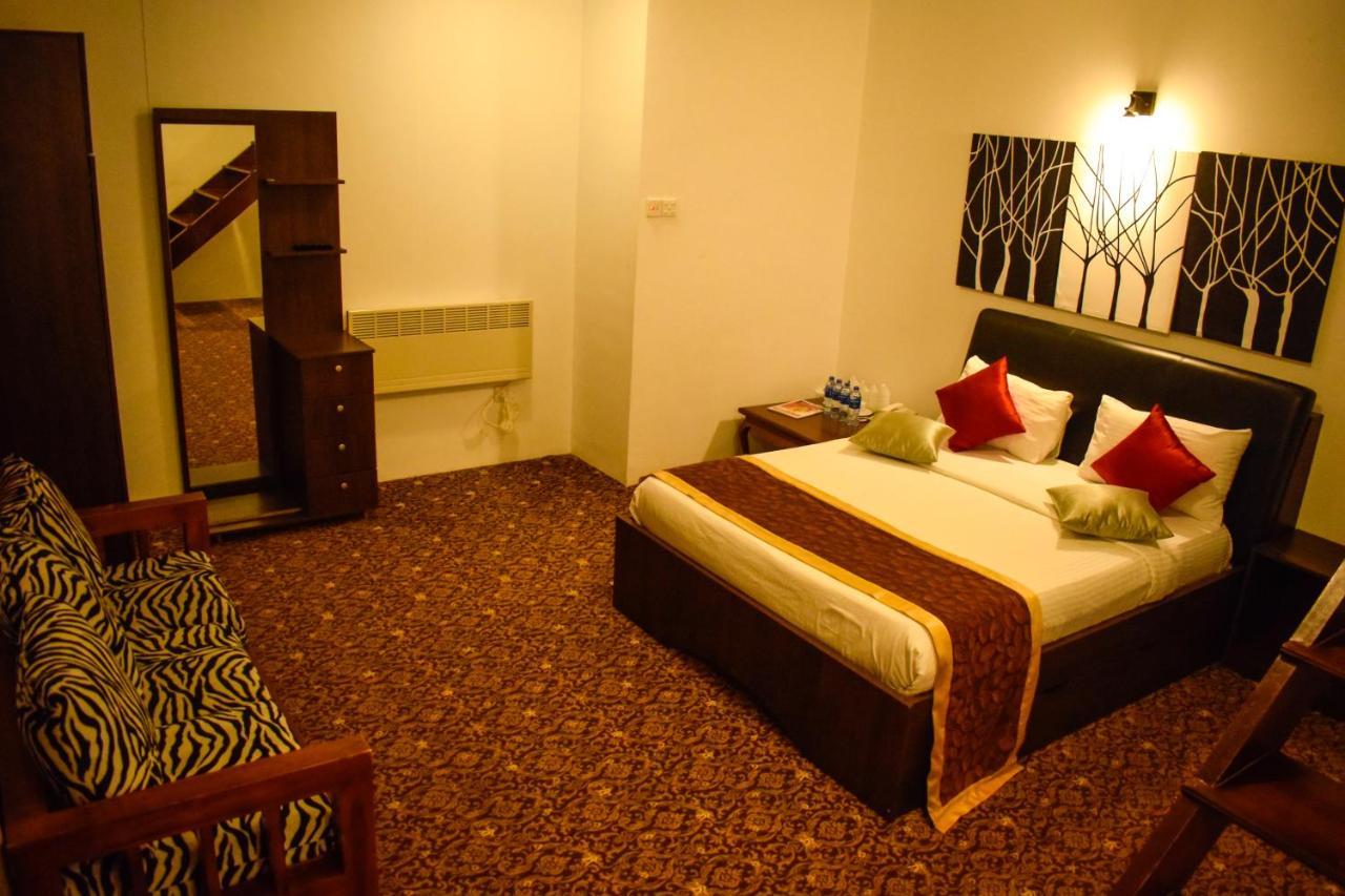 La Cottage Boutique Hotel & Restaurant Νουβάρα Ελίγια Εξωτερικό φωτογραφία