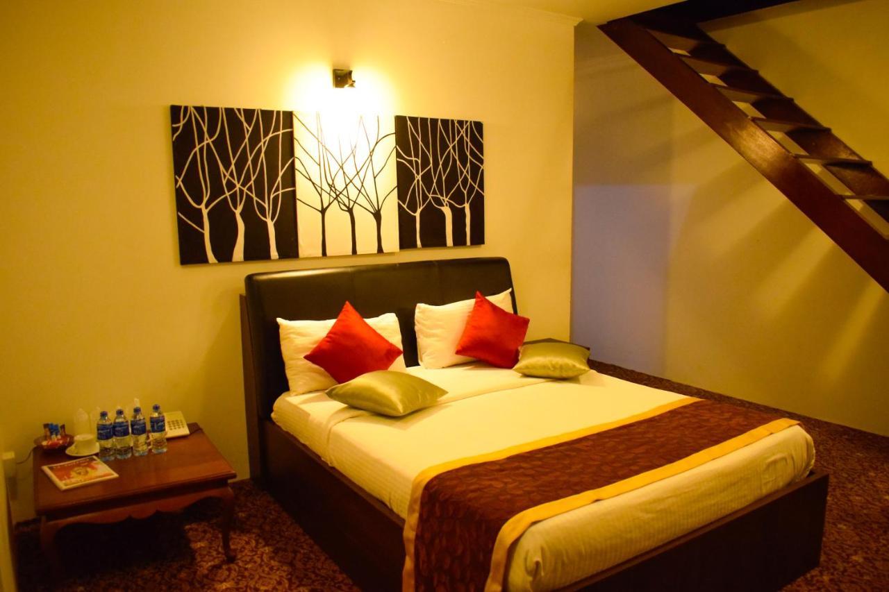 La Cottage Boutique Hotel & Restaurant Νουβάρα Ελίγια Εξωτερικό φωτογραφία