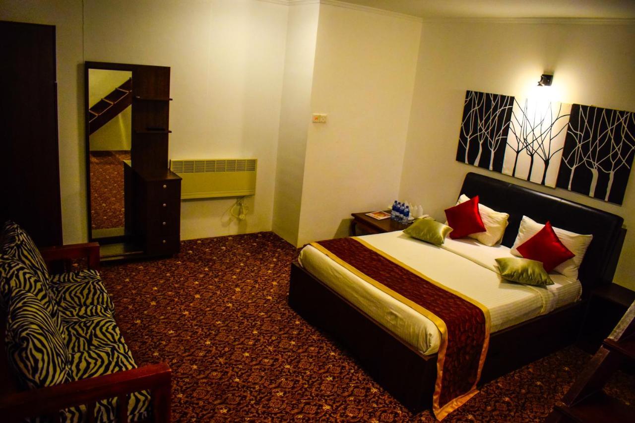 La Cottage Boutique Hotel & Restaurant Νουβάρα Ελίγια Εξωτερικό φωτογραφία