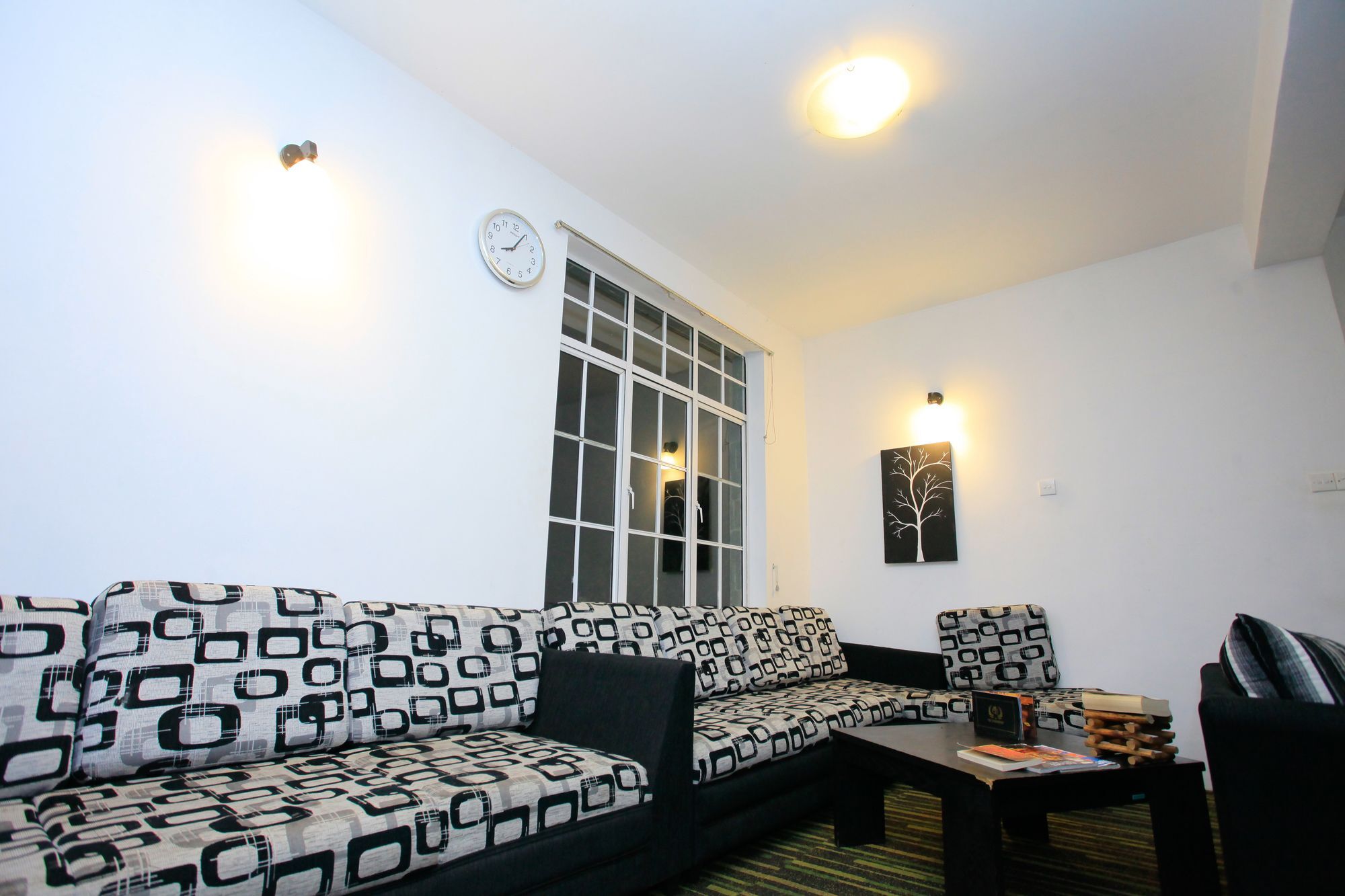 La Cottage Boutique Hotel & Restaurant Νουβάρα Ελίγια Εξωτερικό φωτογραφία