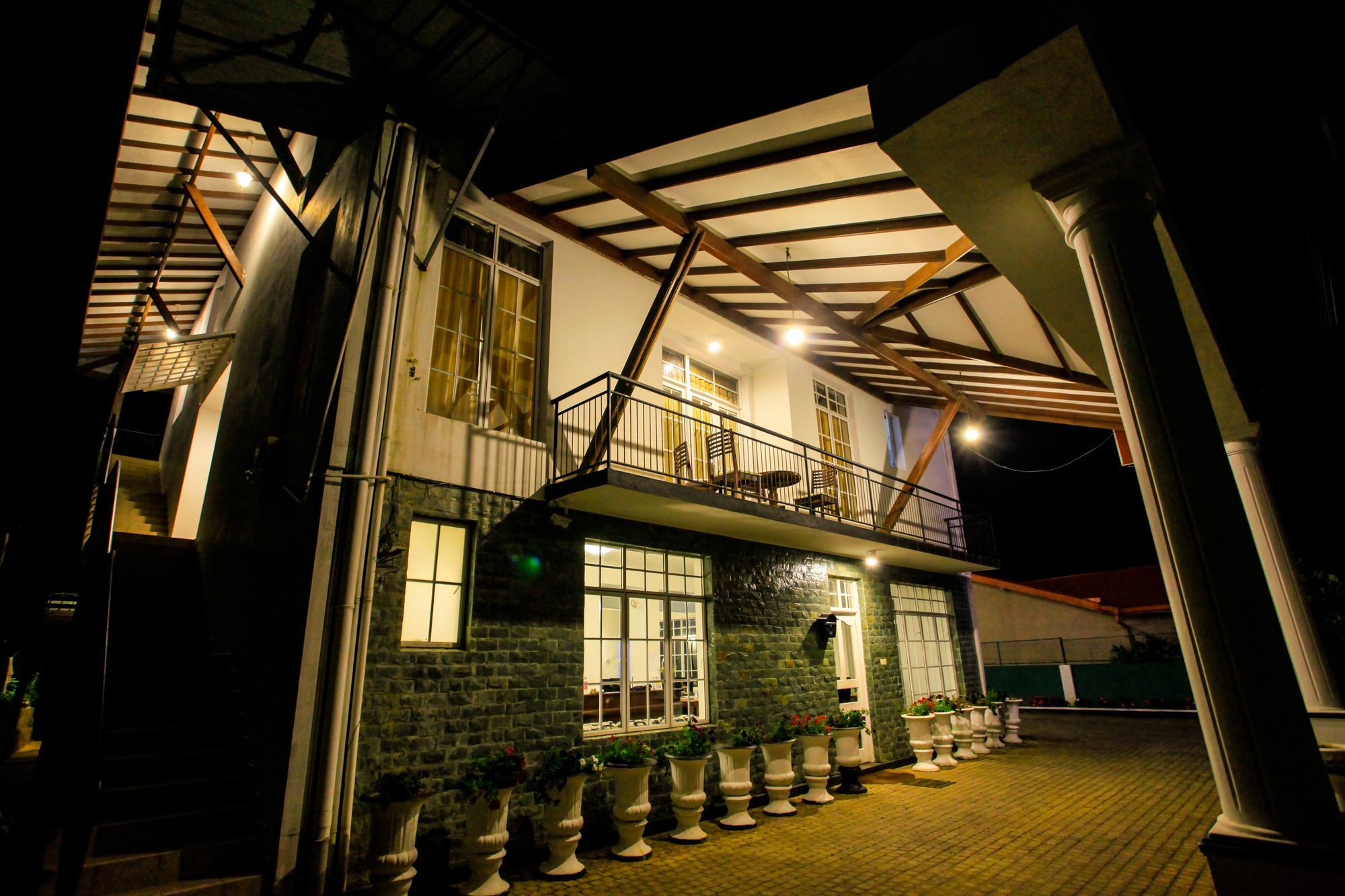 La Cottage Boutique Hotel & Restaurant Νουβάρα Ελίγια Εξωτερικό φωτογραφία