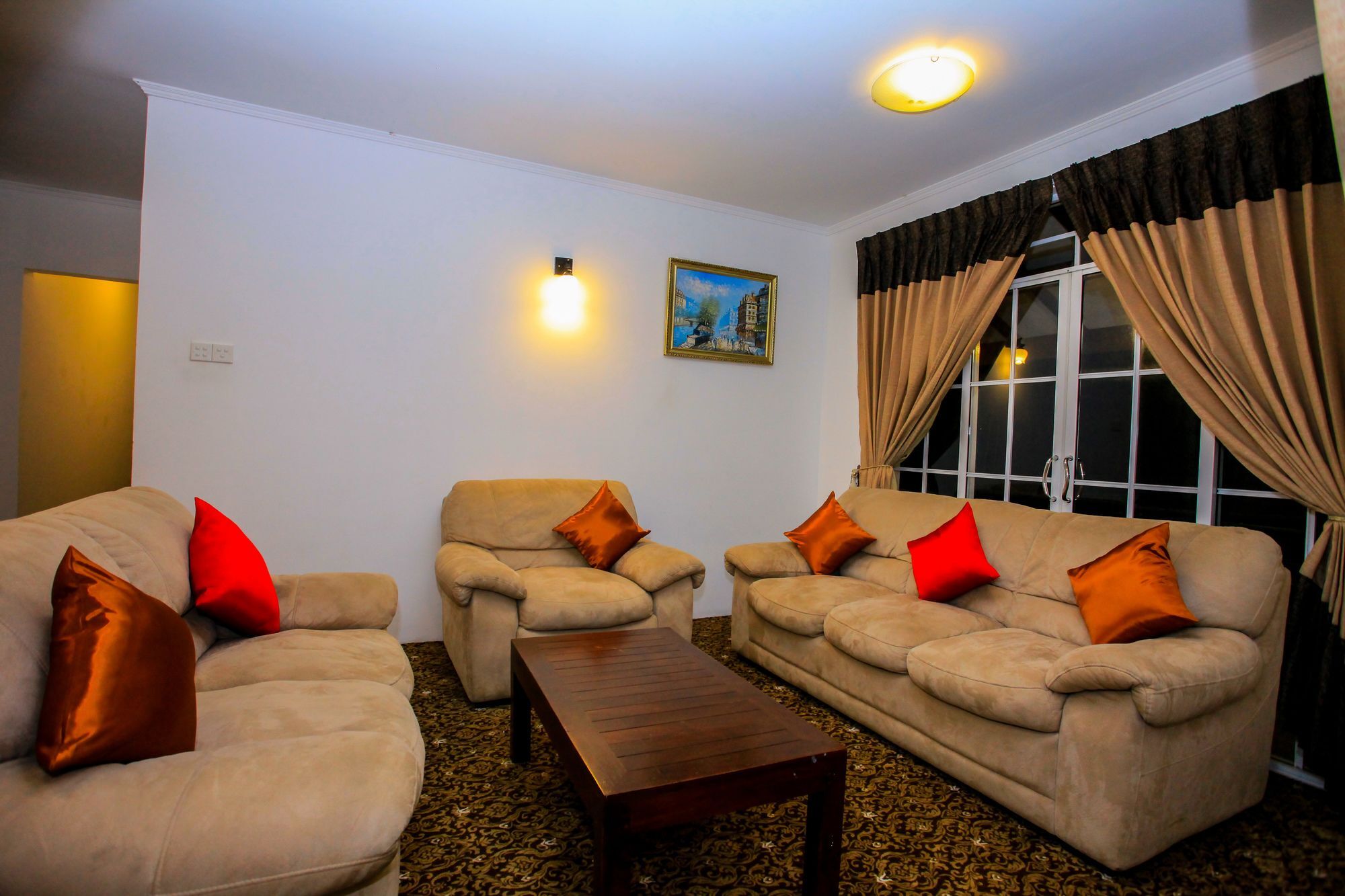 La Cottage Boutique Hotel & Restaurant Νουβάρα Ελίγια Εξωτερικό φωτογραφία