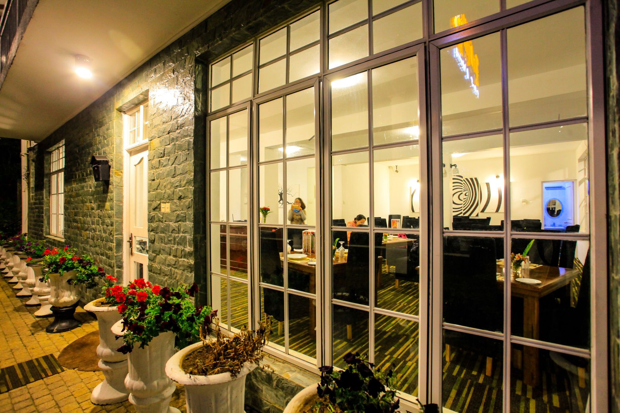 La Cottage Boutique Hotel & Restaurant Νουβάρα Ελίγια Εξωτερικό φωτογραφία